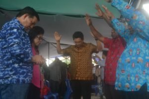 Ucapan syukur warga Papua atas dilantiknya kembali Walikota GSVL