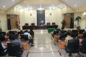 suasana sidang paripurna di DPRD